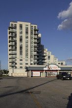 7730 Kipling Ave in Vaughan, ON - Building Photo - Building Photo