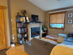 2454 N 13th St in Laramie, WY - Foto de edificio - Building Photo