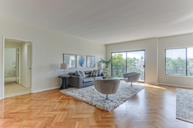 11928 Kiowa Ave in Los Angeles, CA - Building Photo - Building Photo