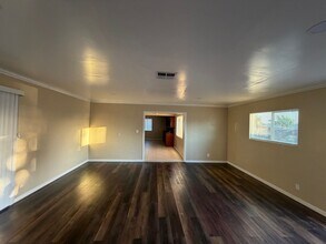 710 Chateau Ct in Bakersfield, CA - Building Photo - Building Photo