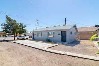 110 N 33rd Ave in Phoenix, AZ - Building Photo - Building Photo