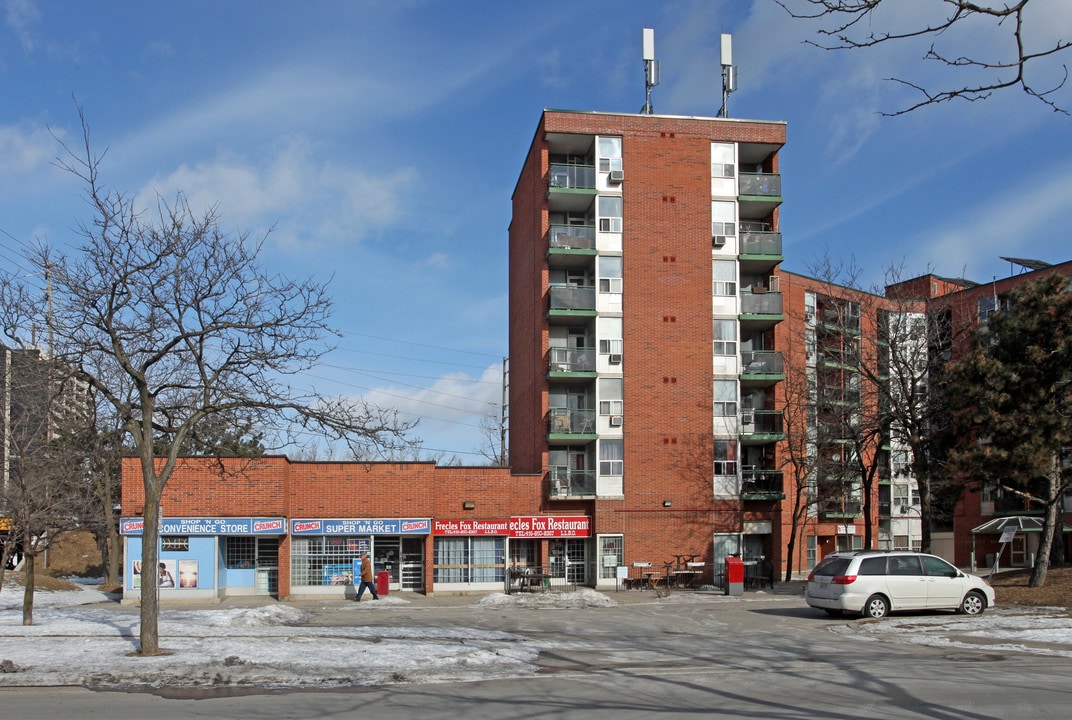 Griggs Manor I & II in Toronto, ON - Building Photo