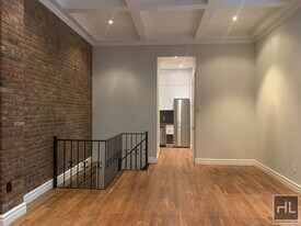 East 75th Street in New York, NY - Building Photo