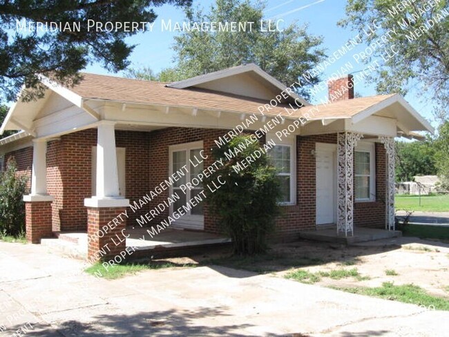 1923 15th St in Lubbock, TX - Building Photo - Building Photo