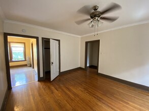 5019 W Quincy St in Chicago, IL - Building Photo - Interior Photo