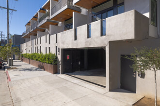 Lofts on Hyperion in Los Angeles, CA - Foto de edificio - Building Photo
