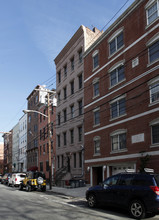 221 Clinton St in Hoboken, NJ - Building Photo - Building Photo