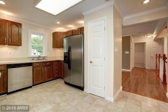 7805 Howard St, Unit BR#4 in Manassas, VA - Foto de edificio - Building Photo