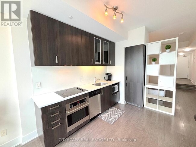 508 Wellington St W in Toronto, ON - Building Photo - Building Photo