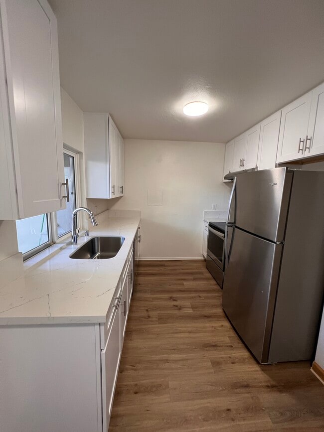 property at 1010 W MacArthur Blvd