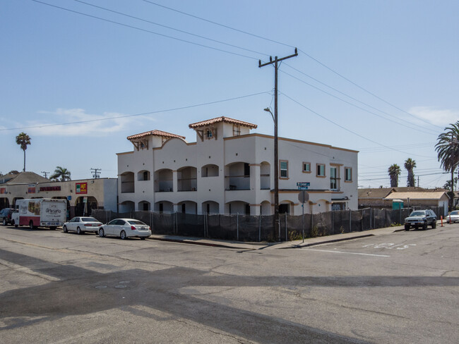 600 Cooper Rd in Oxnard, CA - Building Photo - Building Photo