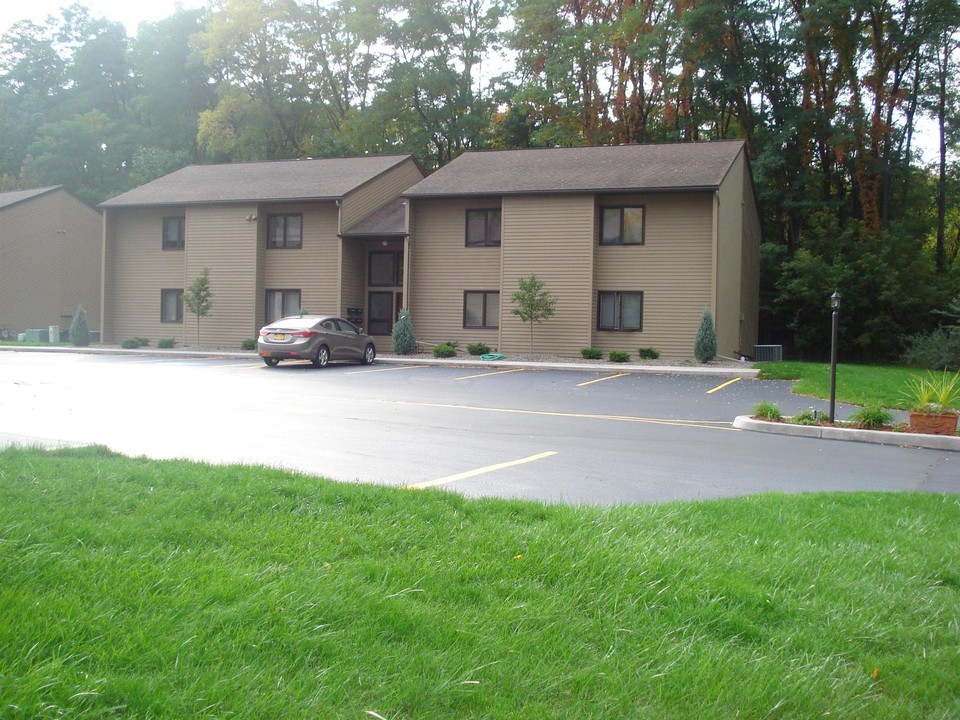 Crystal Tree Apartments in Fayetteville, NY - Building Photo