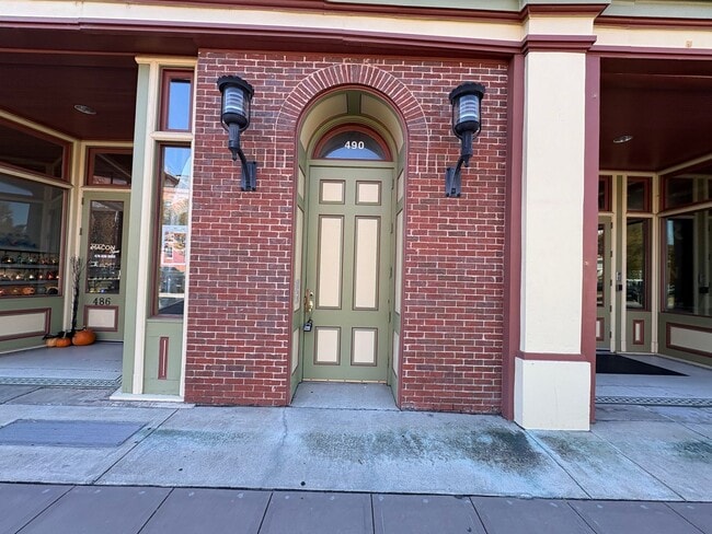 property at 490 Poplar St