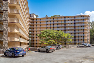 Waikalani Woodlands IV Apartments