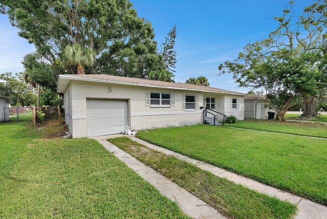 623 37th Ave S in St. Petersburg, FL - Building Photo - Building Photo
