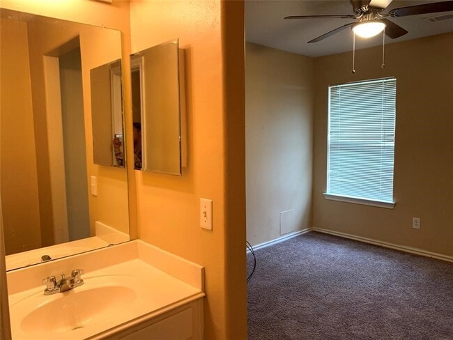 9119 Melody Park Ln in Houston, TX - Building Photo - Building Photo