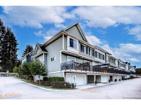 15268-15228 28 Ave in Surrey, BC - Building Photo