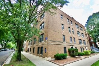 3908 N Janssen Ave, Unit A04C in Chicago, IL - Foto de edificio - Building Photo