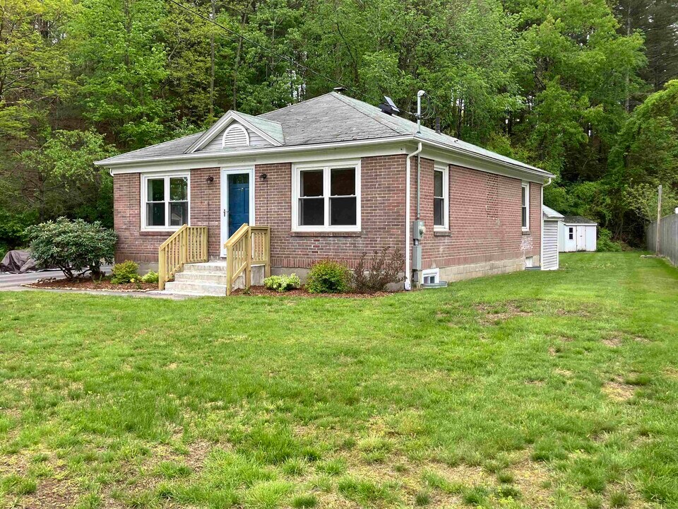 16 Morin St in Dover, NH - Building Photo