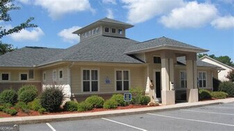 2000 Austell Rd SW in Marietta, GA - Building Photo