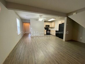 915 Garden Dr in Harrisonville, MO - Building Photo - Building Photo