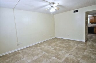 154 Valencia Dr in Fort Walton Beach, FL - Building Photo - Building Photo