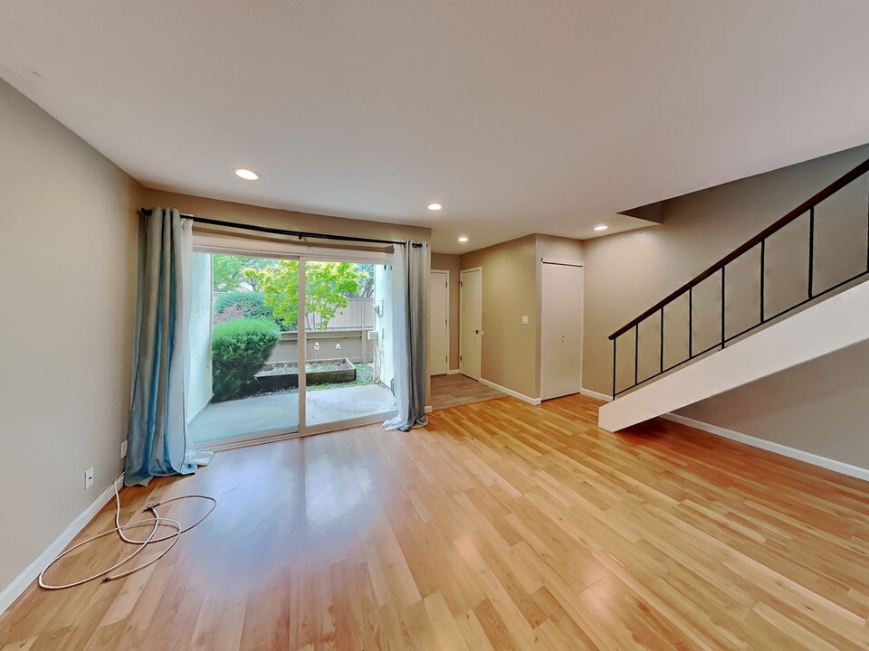 1840 Pomar Way in Walnut Creek, CA - Building Photo
