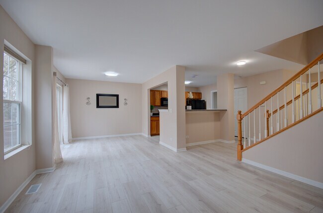 2421 Stoughton Cir in Aurora, IL - Building Photo - Building Photo