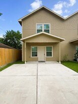 4215 Davenport St in Houston, TX - Building Photo
