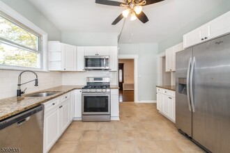 331 Diamond Bridge Ave in Hawthorne, NJ - Building Photo - Building Photo