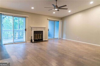 72 Fair Haven Way in Smyrna, GA - Building Photo - Building Photo