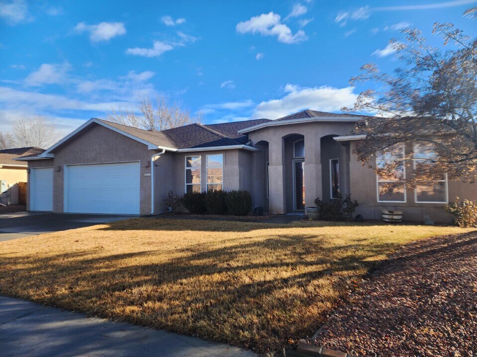 650 Gemstone Way in Grand Junction, CO - Building Photo
