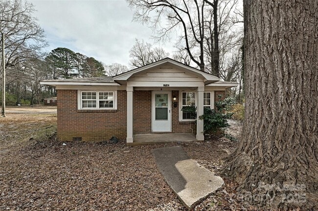 property at 2740 Grimes St