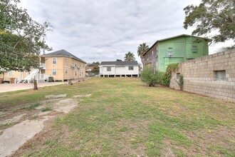 907 Laredo St in Corpus Christi, TX - Building Photo - Building Photo
