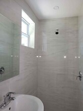 2174 NE 170th St in North Miami Beach, FL - Building Photo - Building Photo