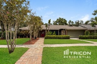 15803 Hampton Village Dr in Tampa, FL - Building Photo