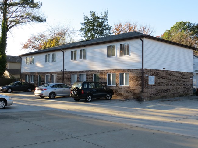 Sewells Point Apartments in Norfolk, VA - Foto de edificio - Building Photo