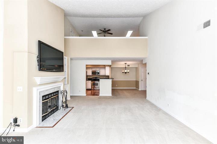 12010 Ridge Knoll Dr-Unit -604-B in Fairfax, VA - Building Photo