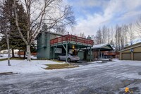 356 Deerfield Dr in Anchorage, AK - Foto de edificio - Building Photo