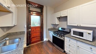 2354 Stratford Ave in Cincinnati, OH - Building Photo