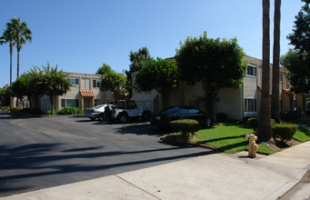 Royal Villas Apartments in Lakeside, CA - Building Photo - Building Photo