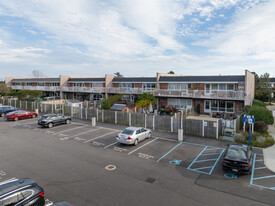 Towne House at Lido Beach Apartments