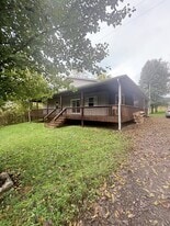 7506 KY-32 in Sadieville, KY - Building Photo