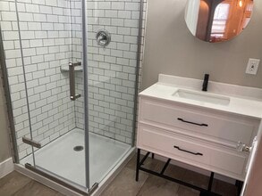 2221 Oakland Ave, Apt A in Covington, KY - Building Photo - Building Photo