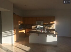 17719 Robusta Dr in Riverside, CA - Building Photo - Building Photo
