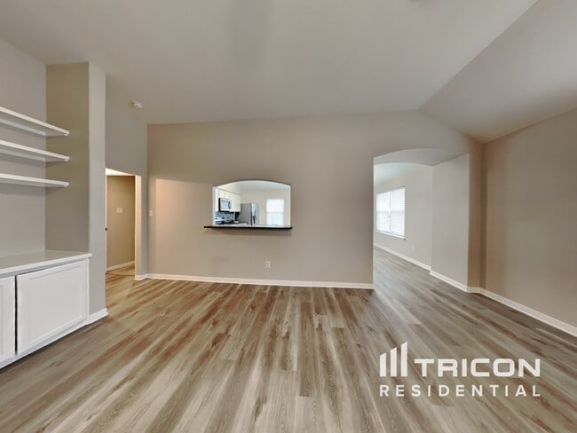 352 Meadow Park in New Braunfels, TX - Building Photo - Building Photo