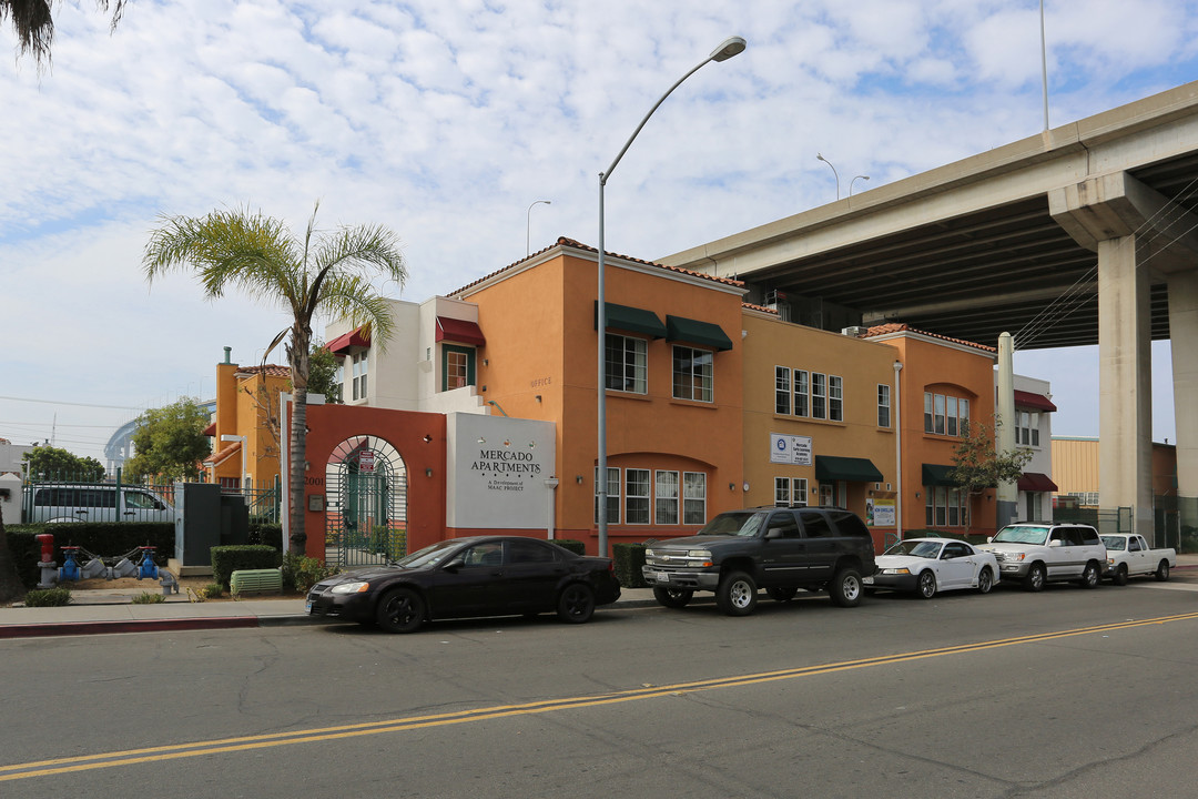 Mercado Apartments in San Diego, CA - Foto de edificio