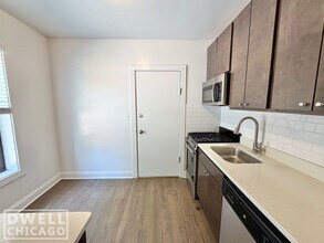 2639 N Spaulding Ave, Unit S in Chicago, IL - Foto de edificio - Building Photo