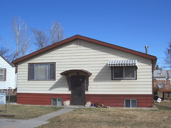 726 Broadway St in Thermopolis, WY - Building Photo