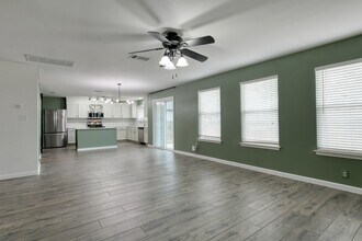 15219 Spring Land in San Antonio, TX - Building Photo - Building Photo